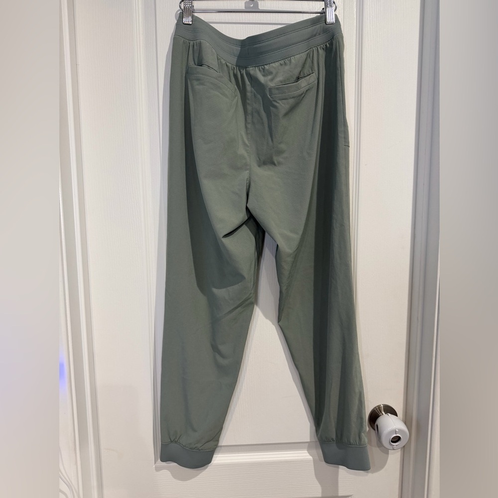 GAP women’s  Sage Green Joggers - Picture 2 of 4